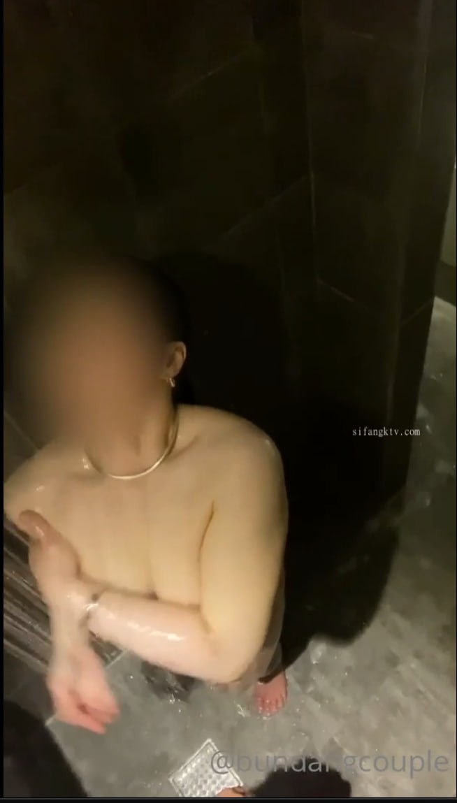 二零二三七月十七号_初荷为君开